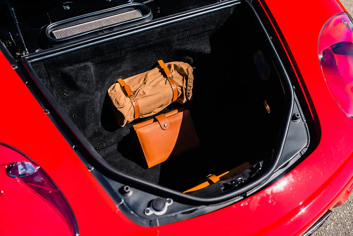 Ferrari-360ChallengeStradale-2004-rossocorsa-trunk