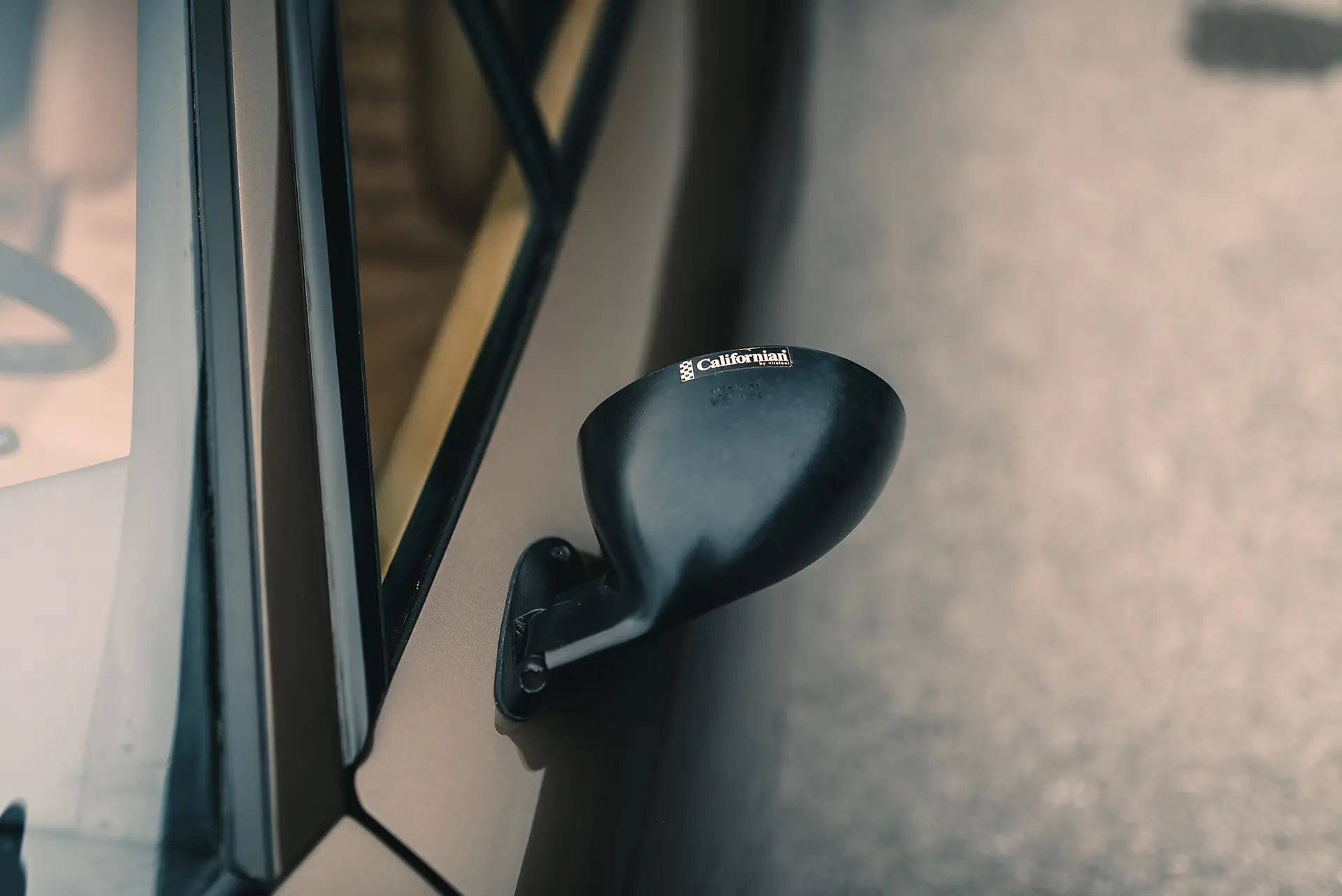 Ferrari-365GT4BB-1974-marronemetallizzato-mirror