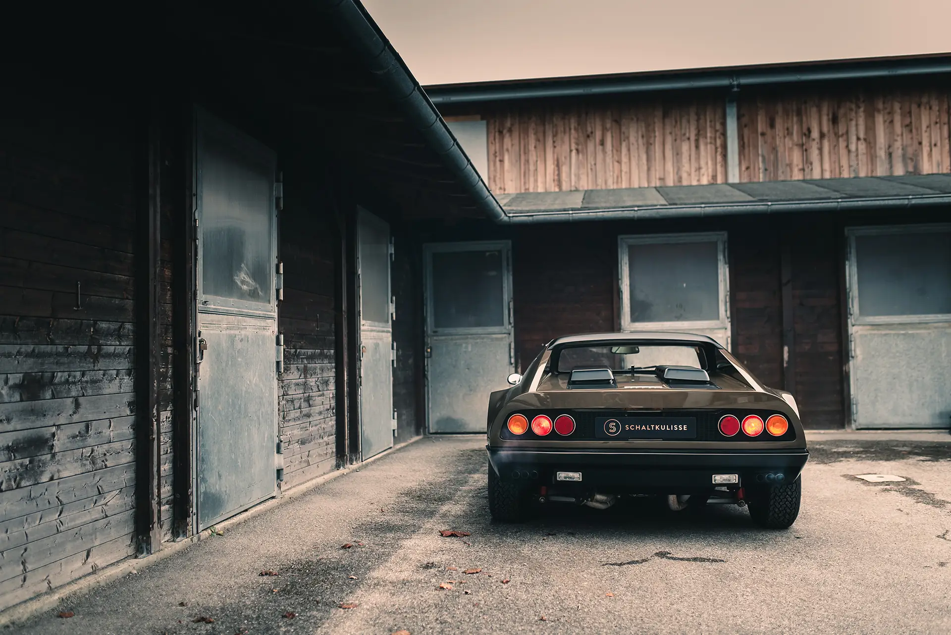 Ferrari-365GT4BB-1974-marronemetallizzato-rear