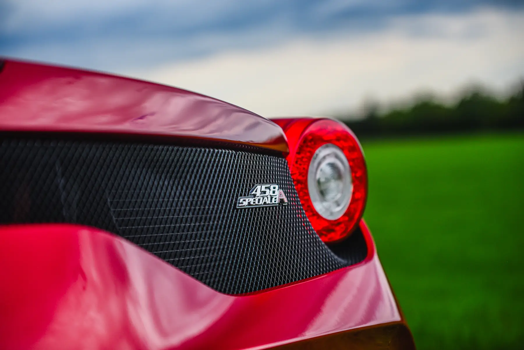 Ferrari-458SpecialeAperta-2015-rossofuoco-rearlight