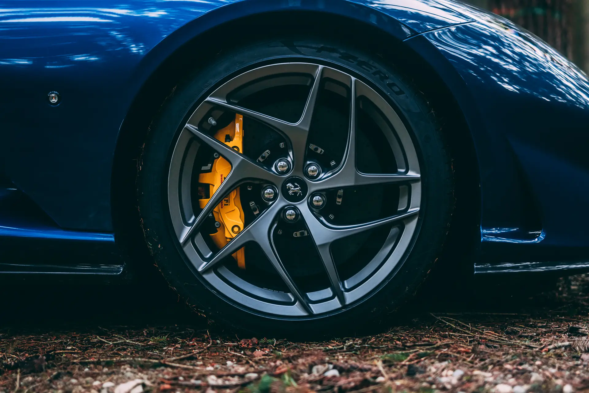 Ferrari-812Superfast-2018-bluenart-wheel