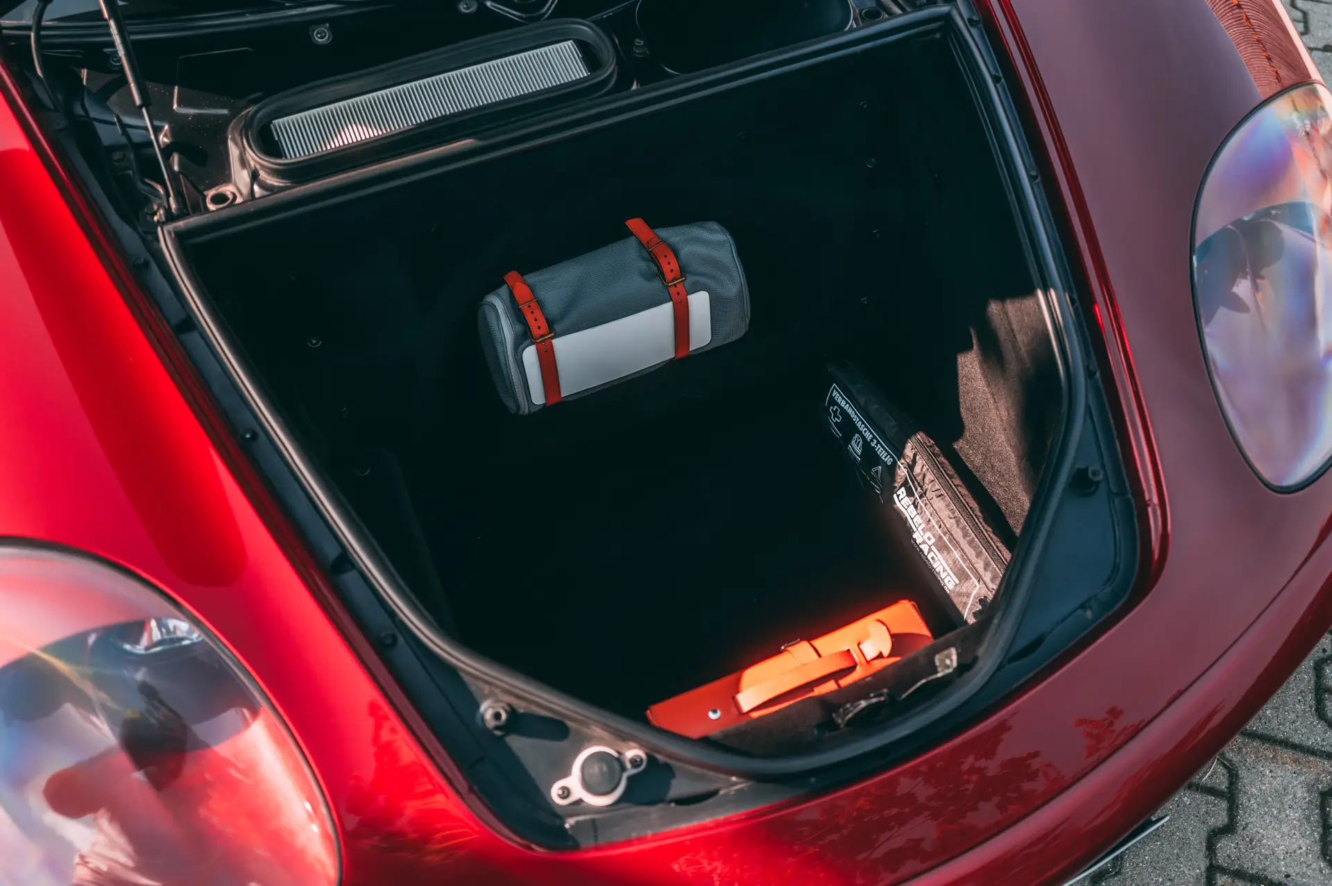 Ferrari-ChallengeStradale-2003-rossofiorano-trunk