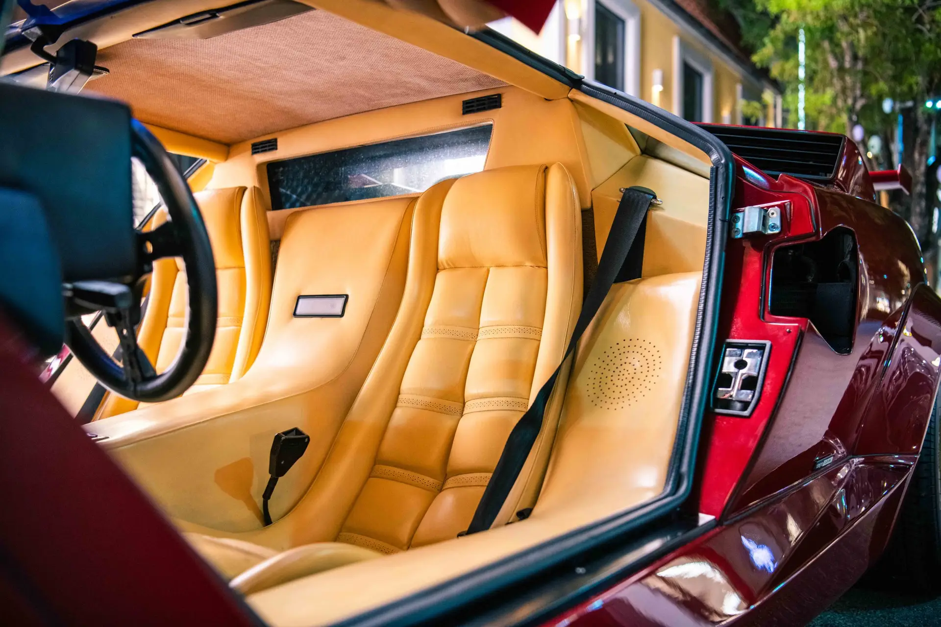 Lamborghini-CountachLP5000QV-1986-rossospeciale-seat