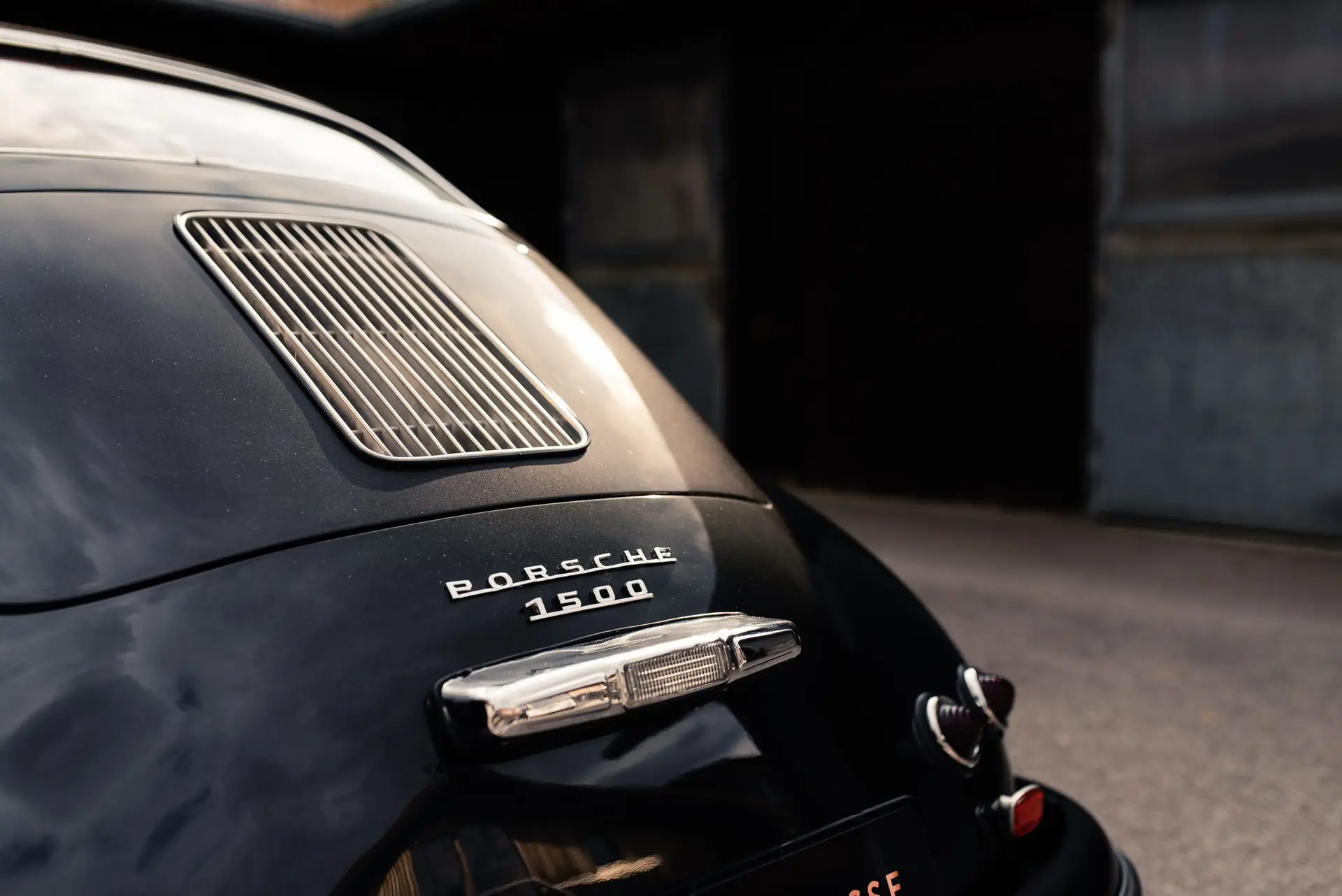 Porsche-356Continental-1955-metallicgraphitegray-reardetail