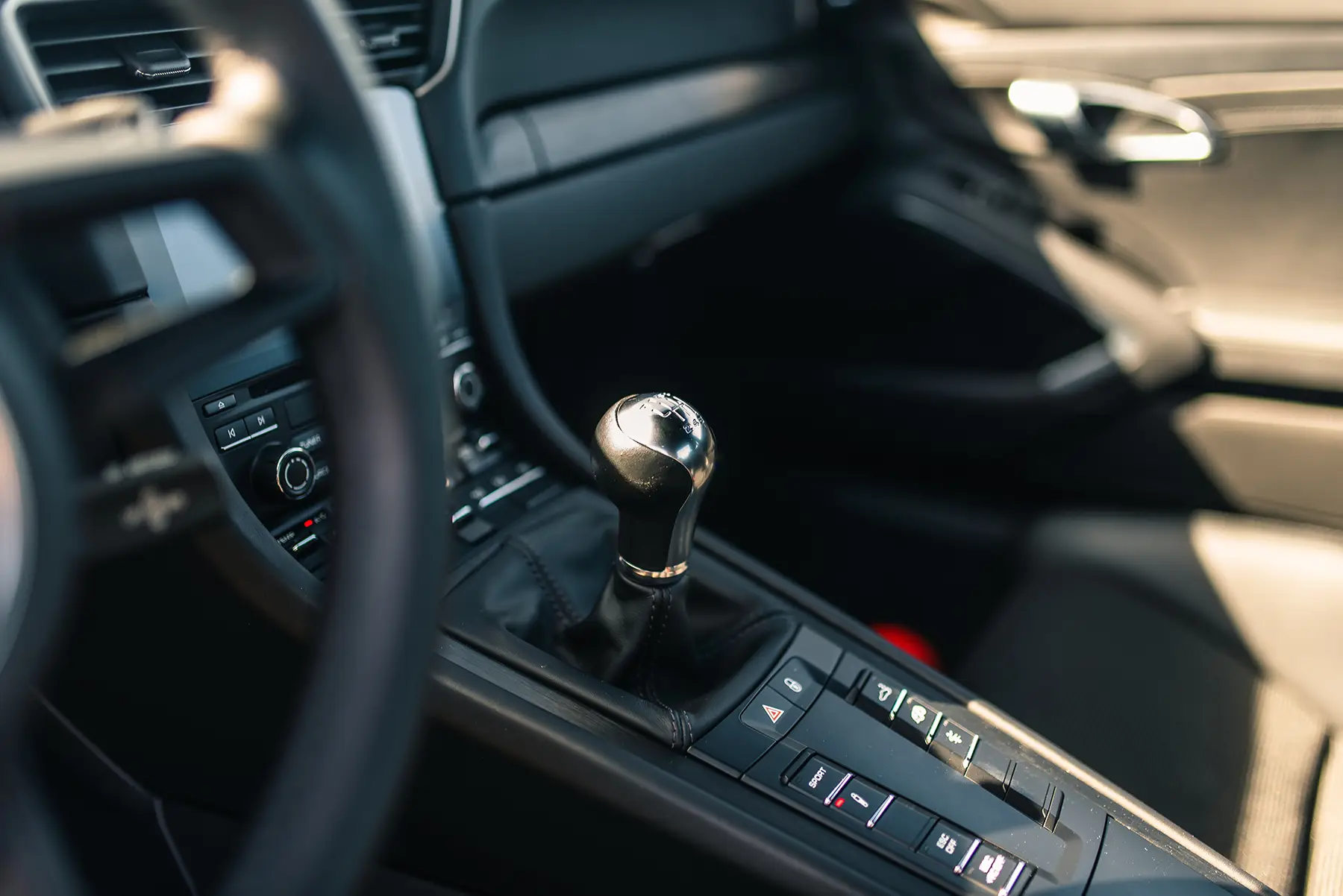 Porsche-991.2GT3Touring-2018-chalk-stick