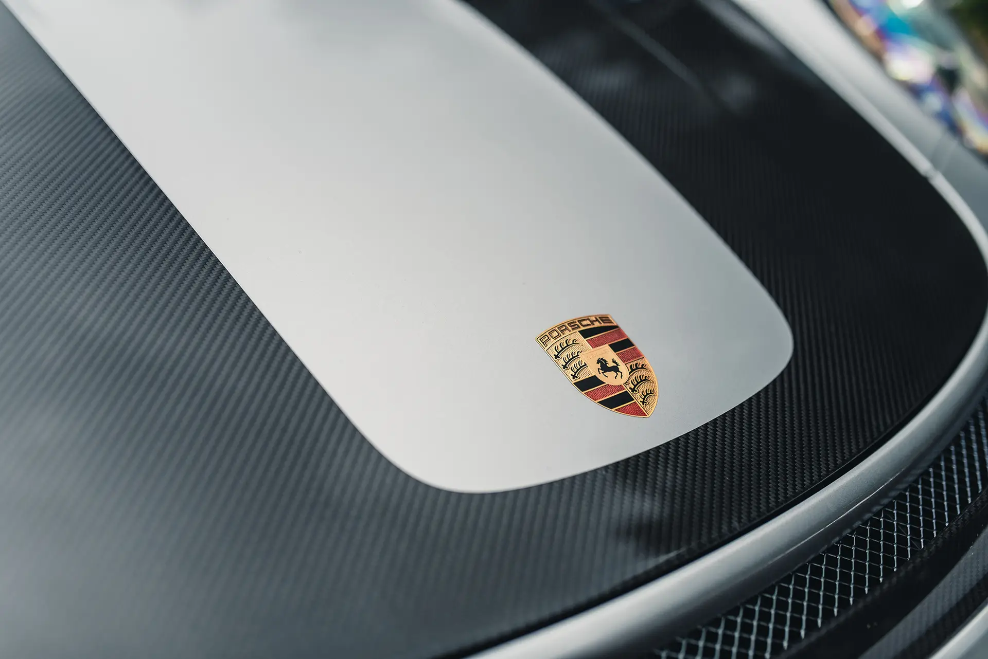 Porsche-991GT2RS-2018-gtsilver-brandfront
