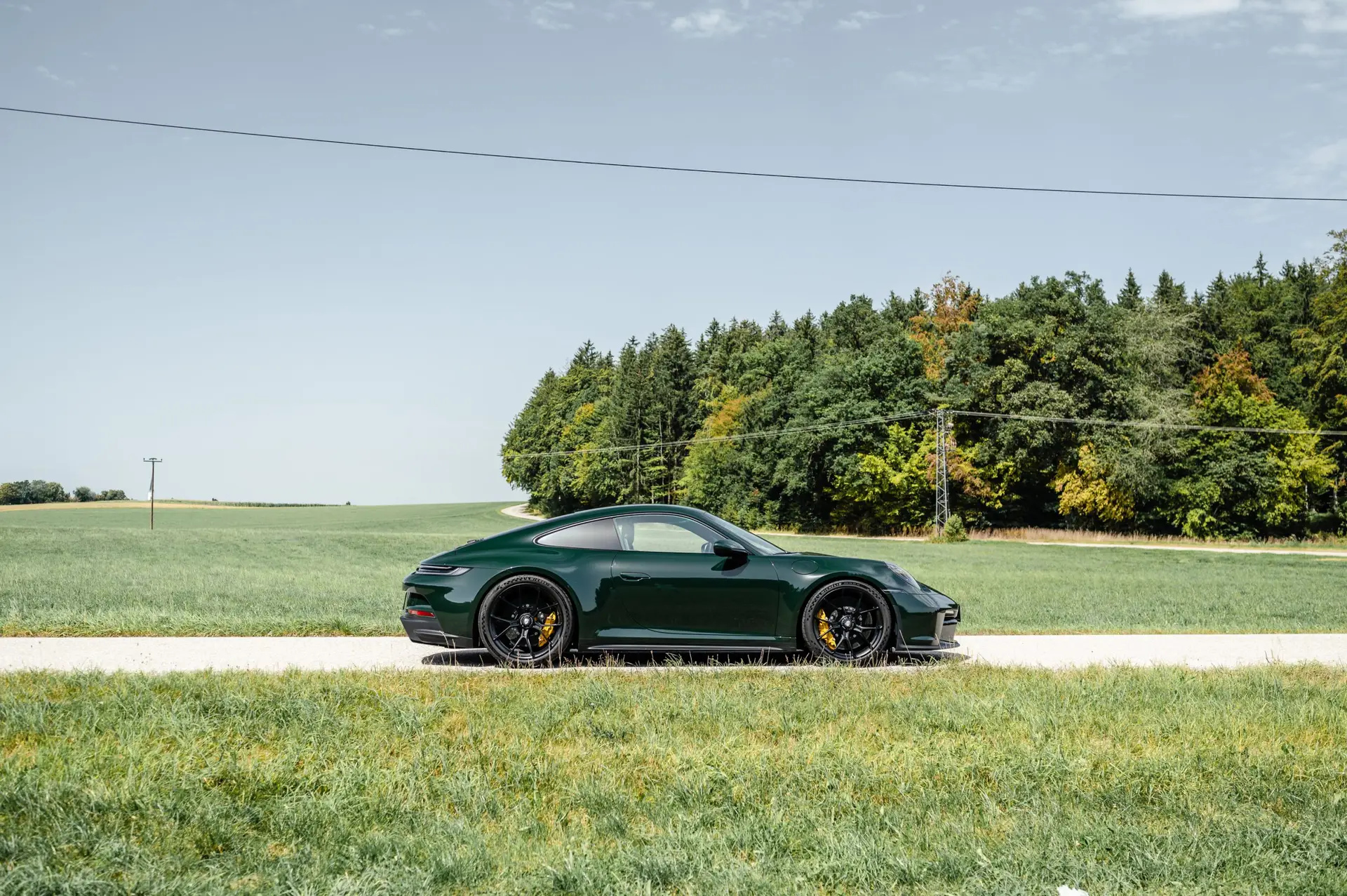 Porsche-992GT3Touring-2021-side