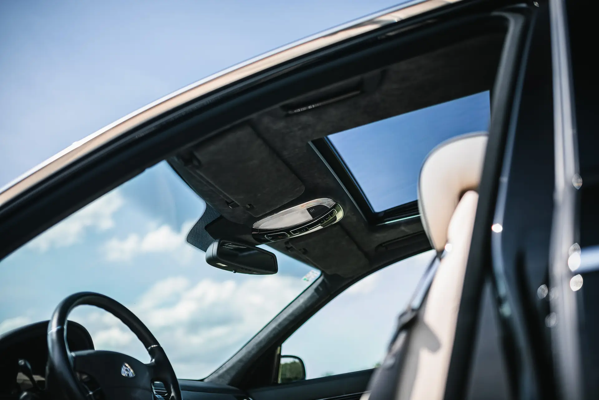 Maybach-57S-2006-balticblack-roof