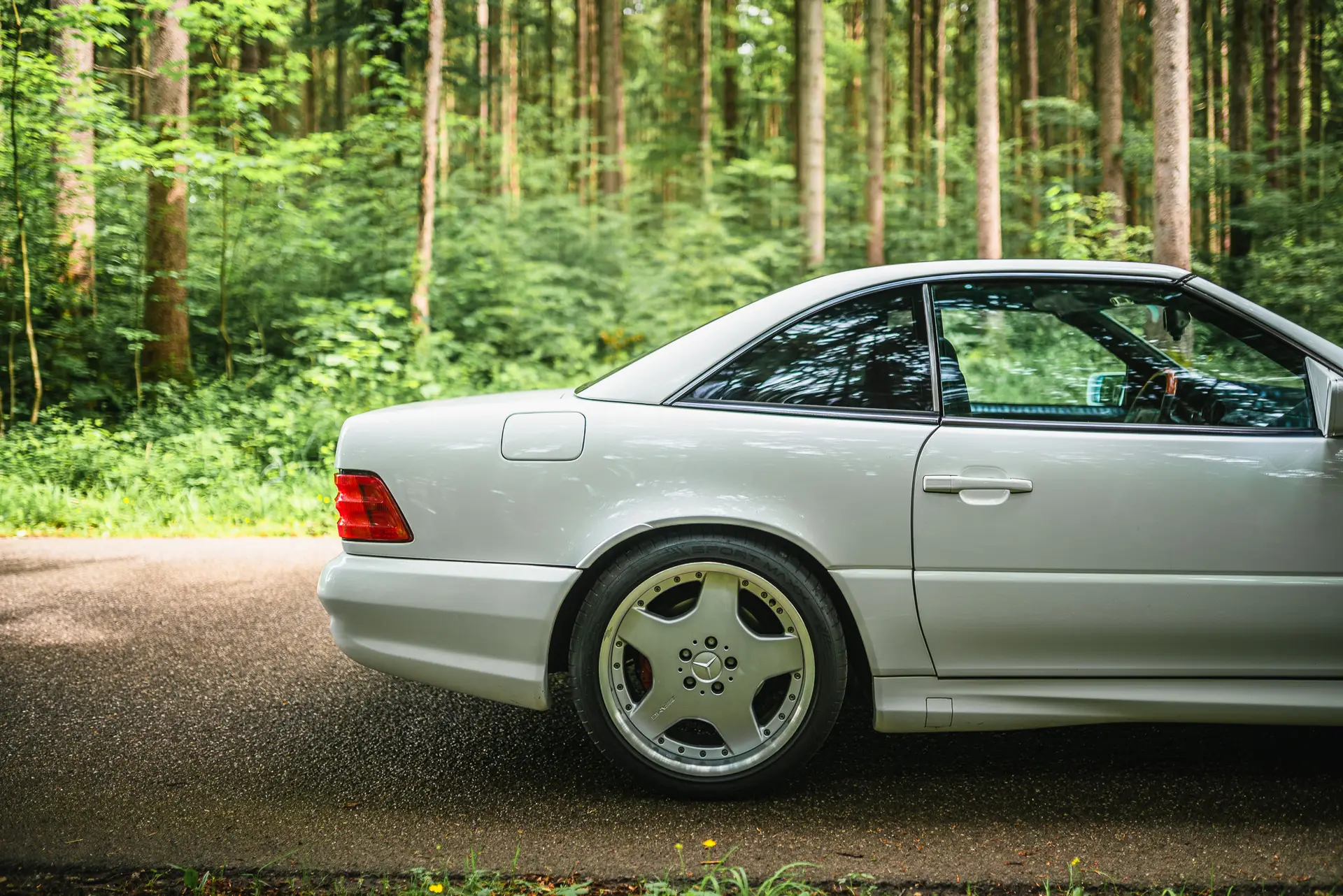 MercedesBenz-SL70AMG-1997-white-rightback